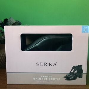 NWOT Serra Size 8 Black Ladies Open Toe Bootie